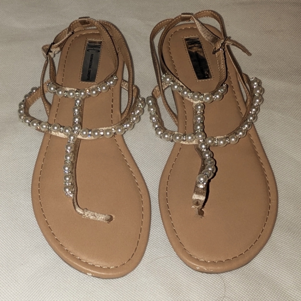 🙋B2G1! INC International Concepts GUC Tan Pearl Sandals